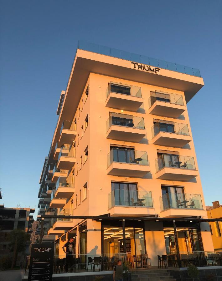 Hotel Triumf Shengjin Exterior photo