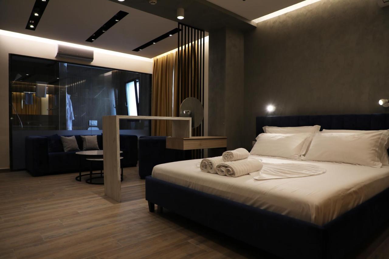 Hotel Triumf Shengjin Exterior photo
